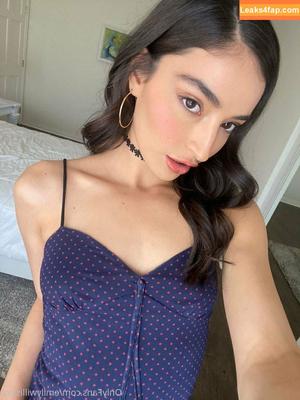 Emily Willis photo #0368