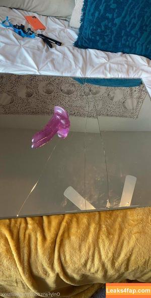 Emily Willis photo #0388