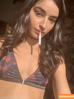 Emily Willis photo #0603