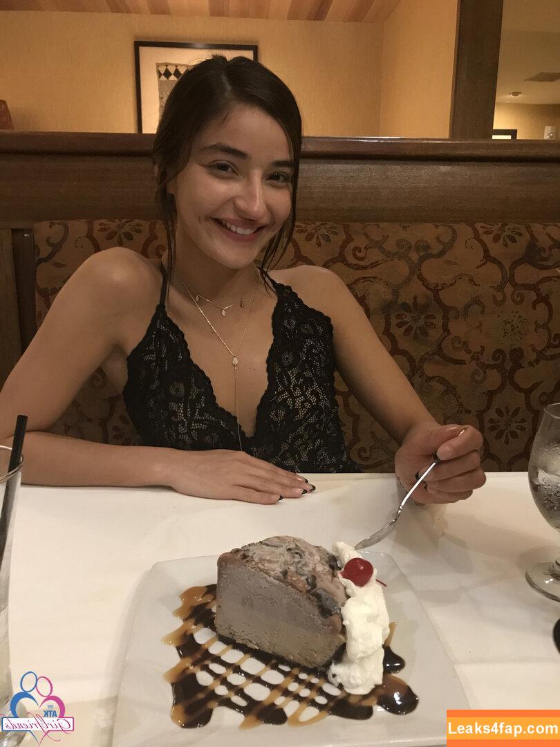 Emily Willis / emilywillisx3 / emilywillisxoxo / emilywillisxxx leaked photo photo #1264