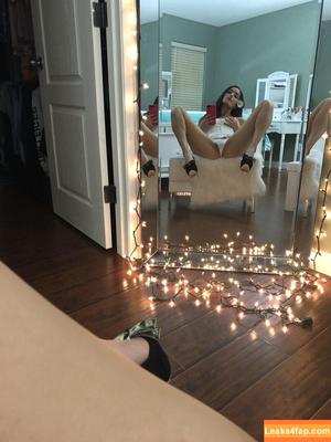 Emily Willis photo #1290