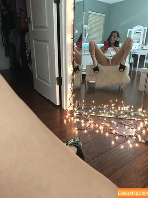 Emily Willis photo #1291