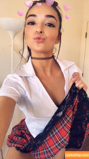 Emily Willis photo #1384