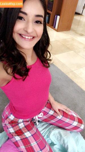 Emily Willis photo #1419