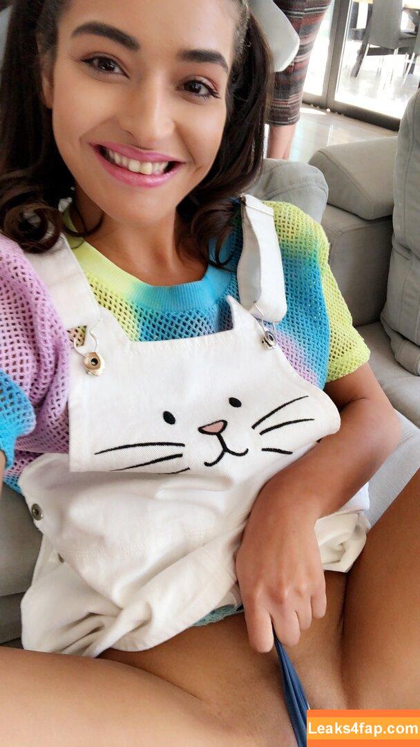 Emily Willis / emilywillisx3 / emilywillisxoxo / emilywillisxxx leaked photo photo #2823