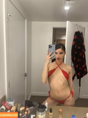 Emily Willis photo #2349