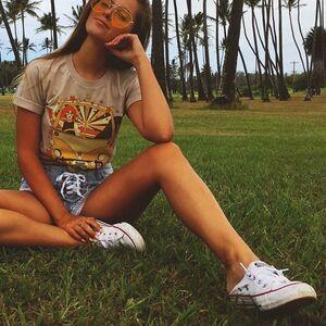 Emily Zeck photo #0062