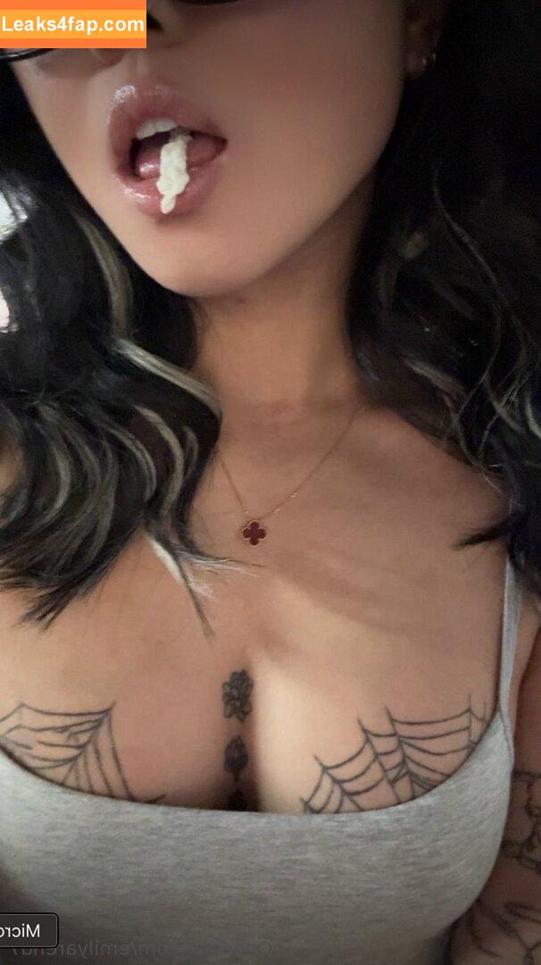 Emilyafeng leaked photo photo #0020