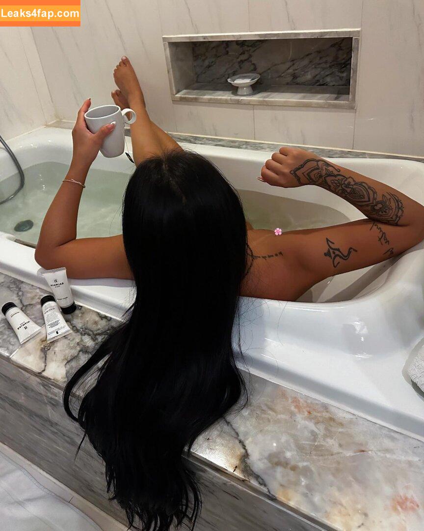 emilyatsumi /  leaked photo photo #0001
