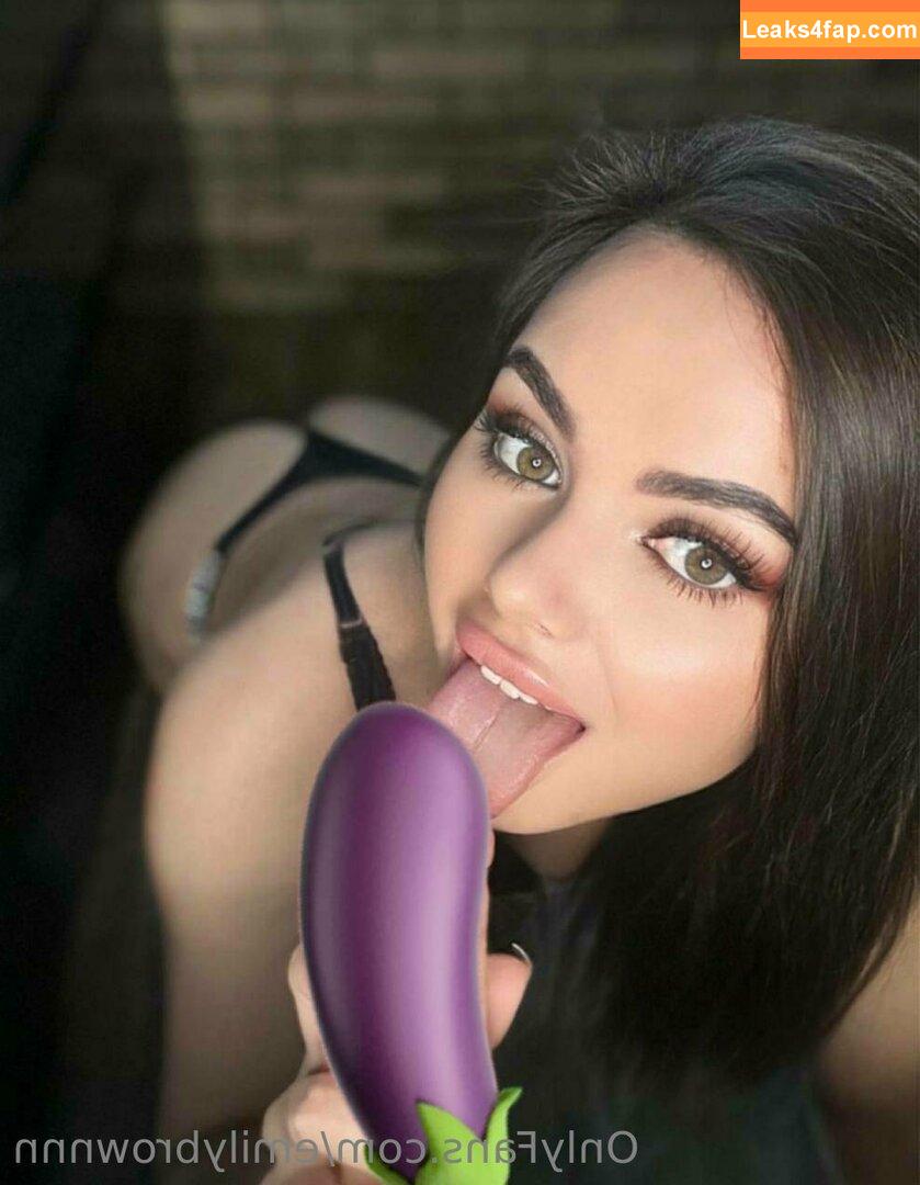 emilybrownnn / emilybrownnnn leaked photo photo #0067