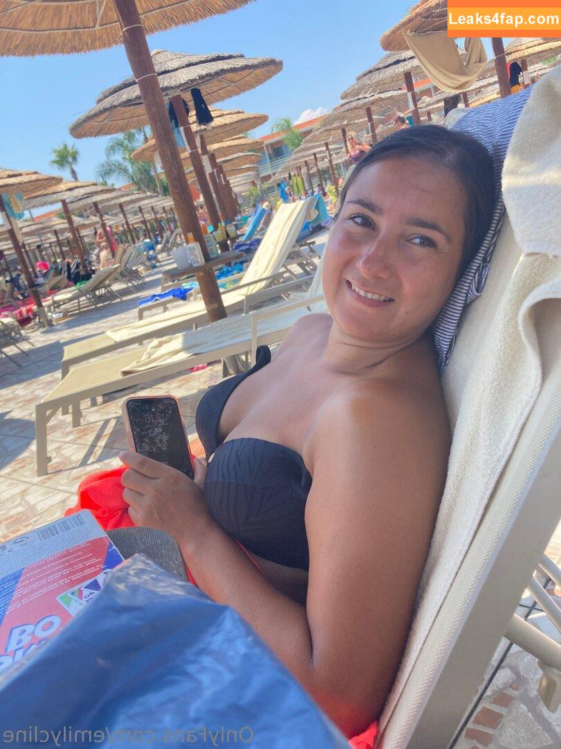 emilycline / emilycline__ leaked photo photo #0002