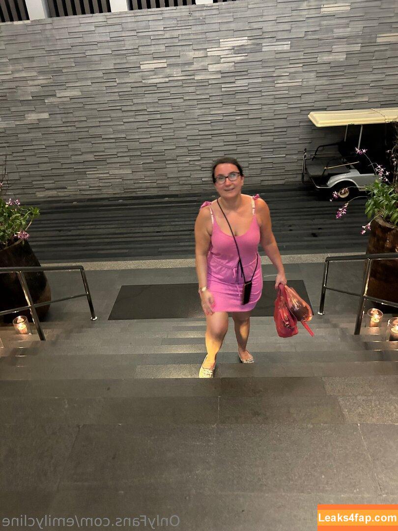 emilycline / emilycline__ leaked photo photo #0015