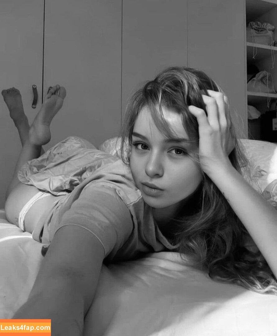 Emilycutiexx / uremilycutieee leaked photo photo #0001