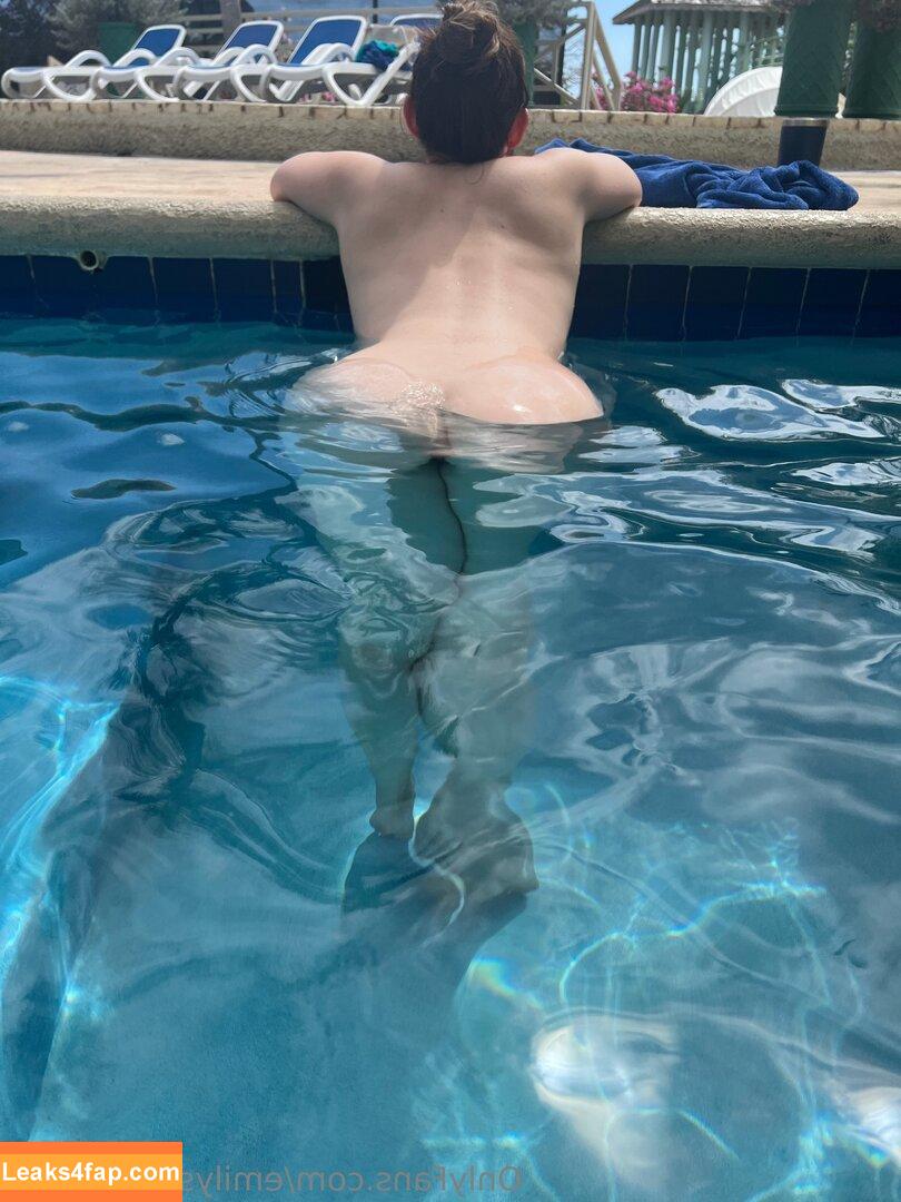 emilysequoiafree / emilysequoia leaked photo photo #0092