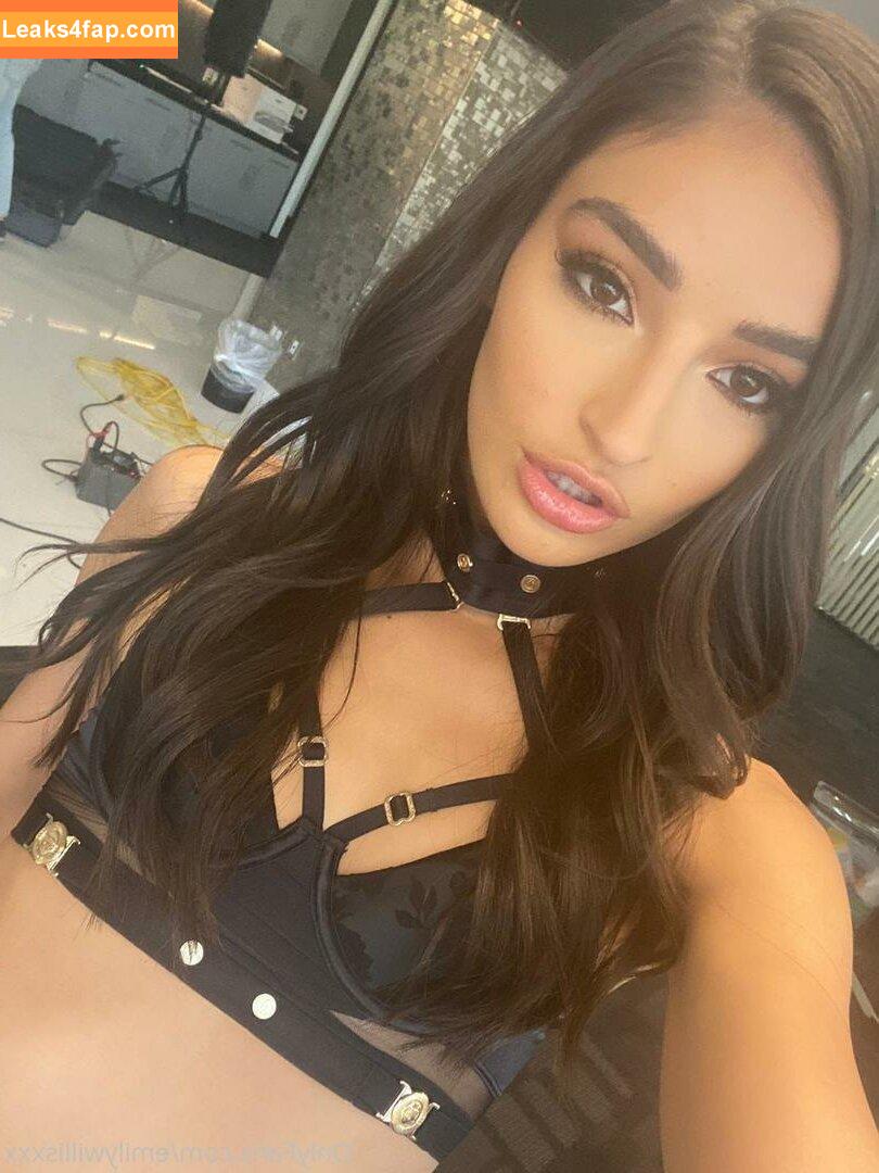 emilywillisxxx / emilywillisxx leaked photo photo #0057