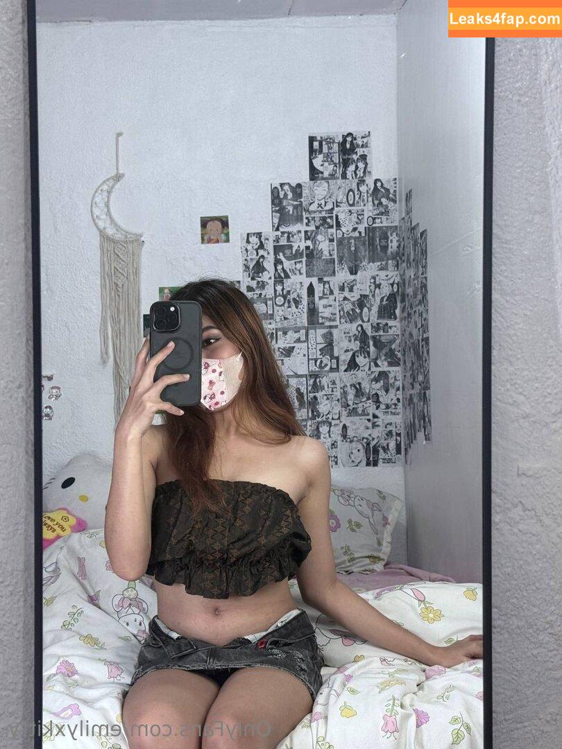 emilyxkitty /  leaked photo photo #0009