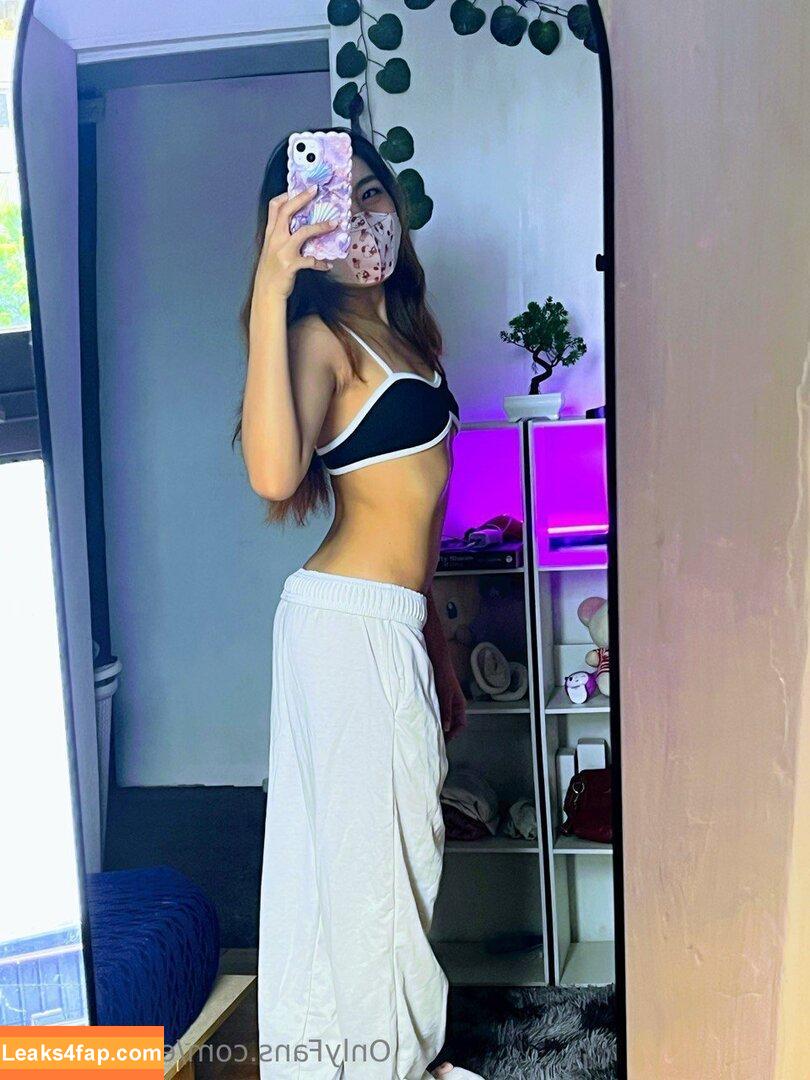 emilyxkitty /  leaked photo photo #0021