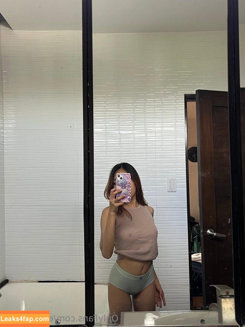 emilyxkitty /  leaked photo photo #0022