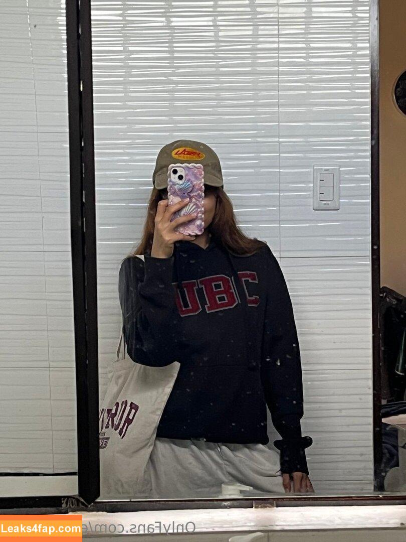 emilyxkitty /  leaked photo photo #0023