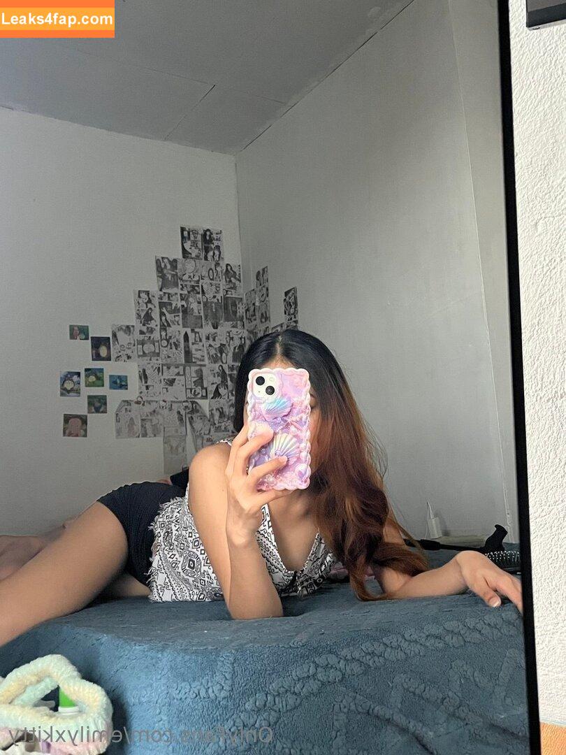 emilyxkitty /  leaked photo photo #0024