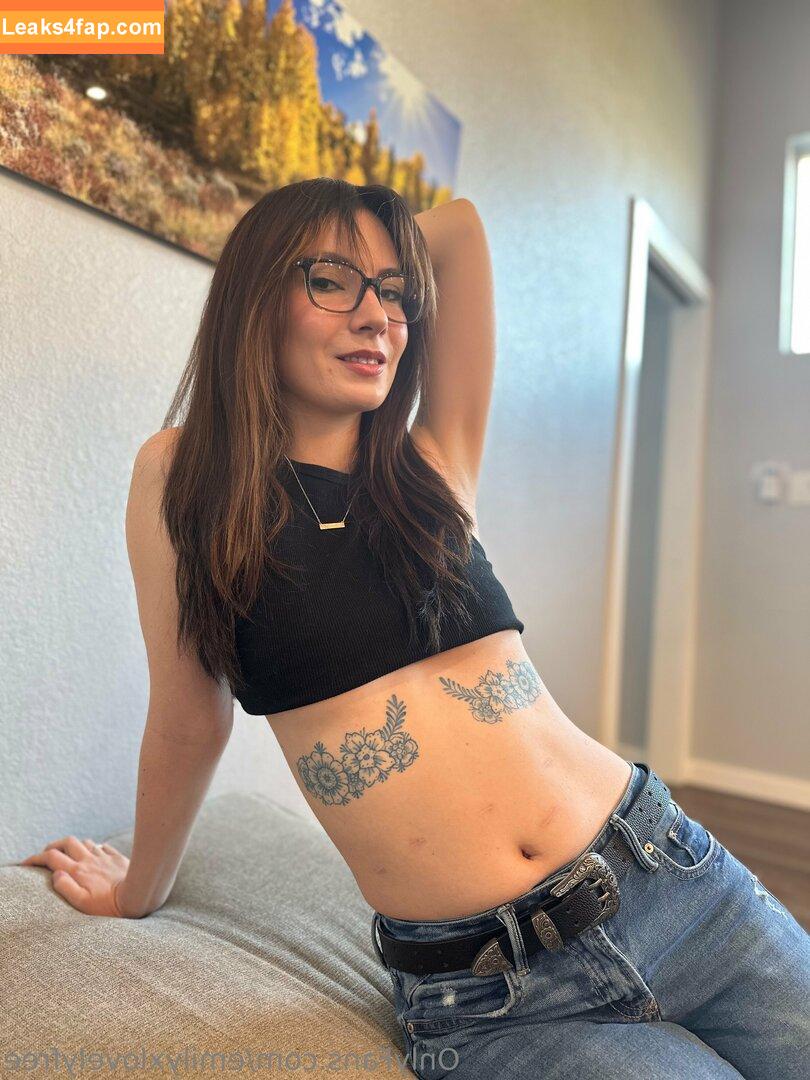 emilyxlovelyfree / srrrslyemily leaked photo photo #0062