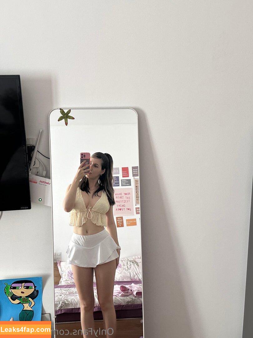emilyy.vip / emilyselitevips leaked photo photo #0028