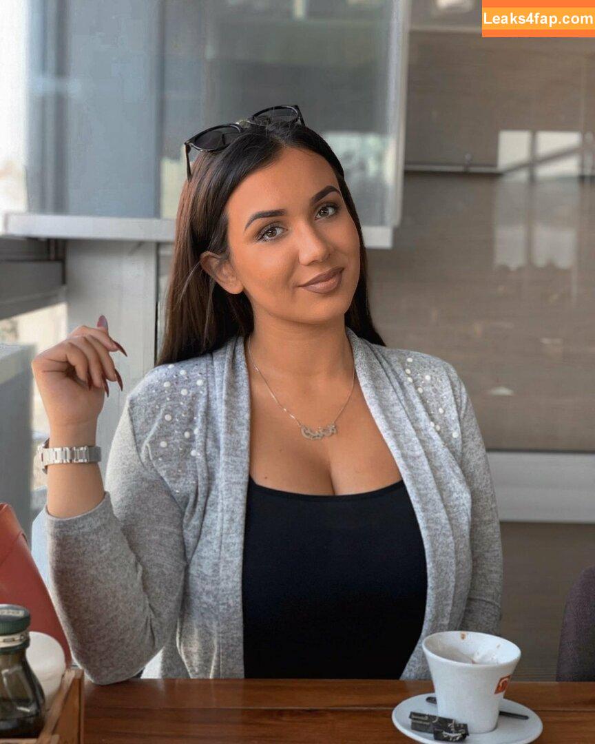 Emina Jahi / emiinajahic leaked photo photo #0003