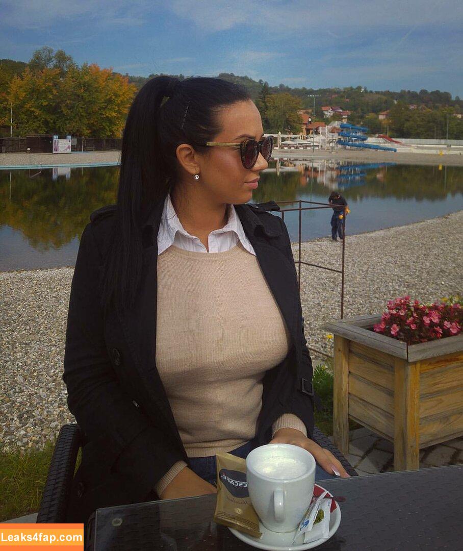 Emina Jahi / emiinajahic leaked photo photo #0029