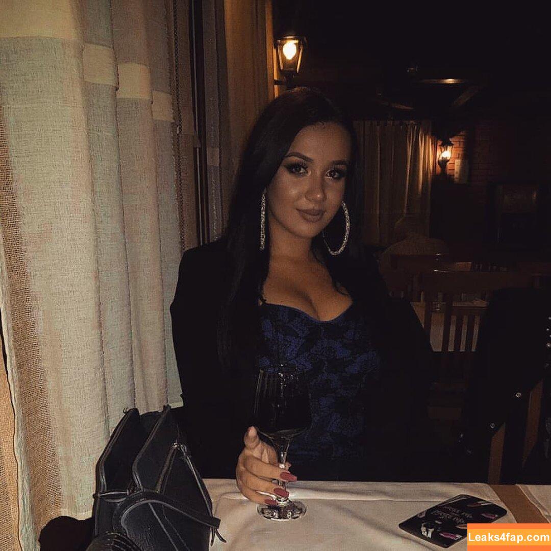 Emina Jahi / emiinajahic leaked photo photo #0053