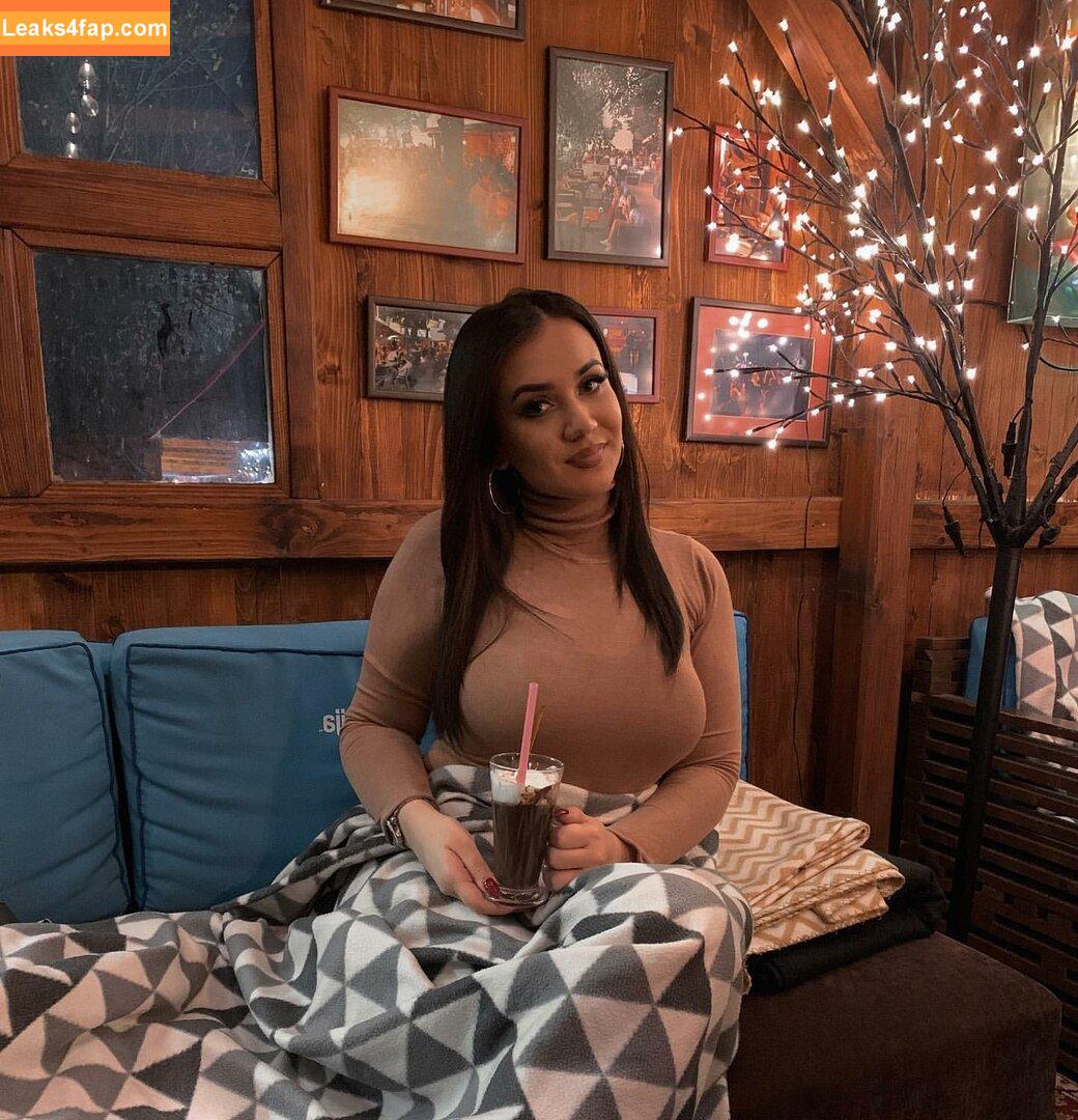 Emina Jahi / emiinajahic leaked photo photo #0093