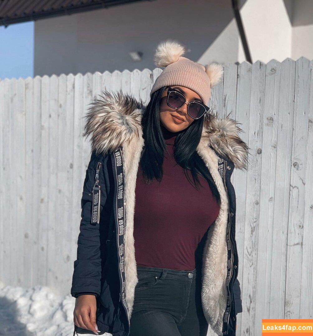 Emina Jahi / emiinajahic leaked photo photo #0097