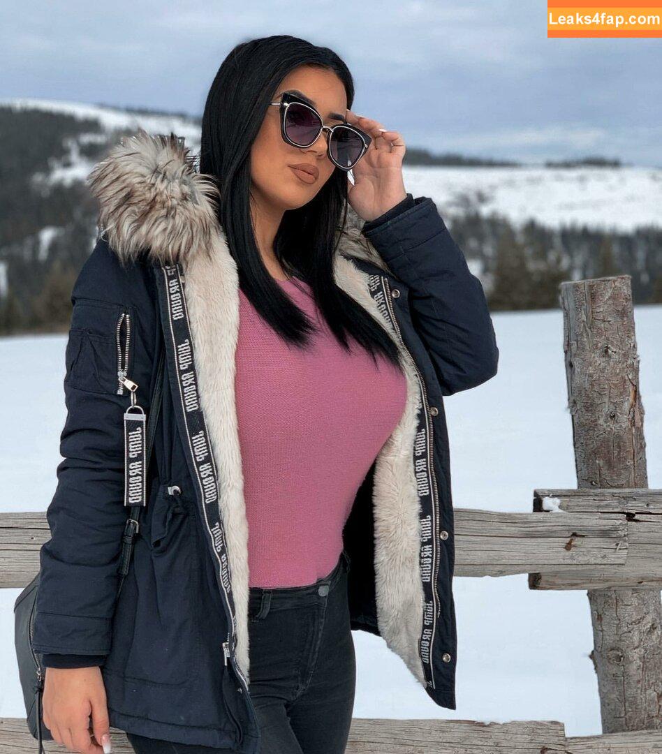 Emina Jahi / emiinajahic leaked photo photo #0098