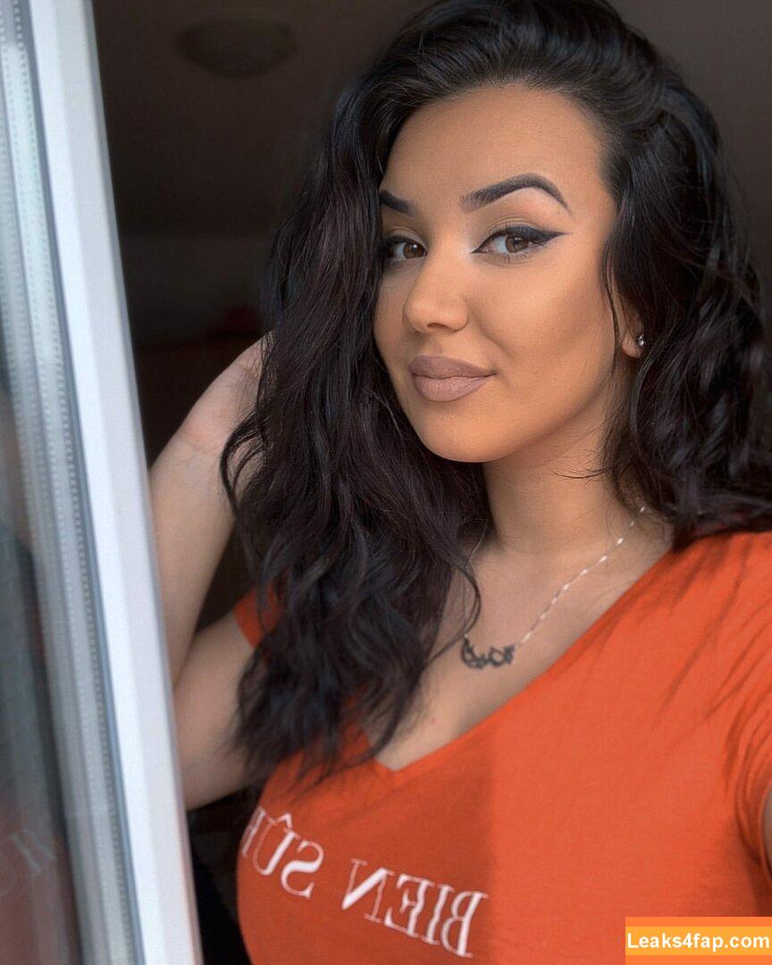 Emina Jahi / emiinajahic leaked photo photo #0107