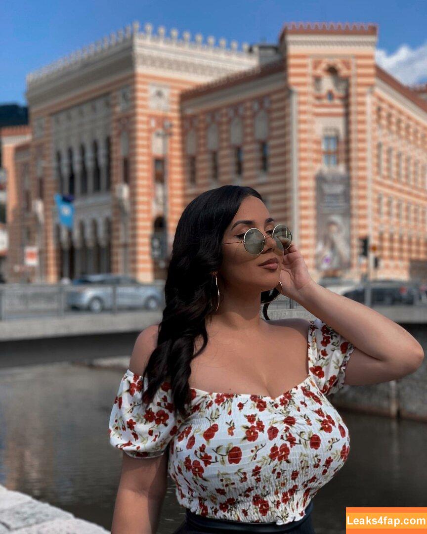 Emina Jahi / emiinajahic leaked photo photo #0131