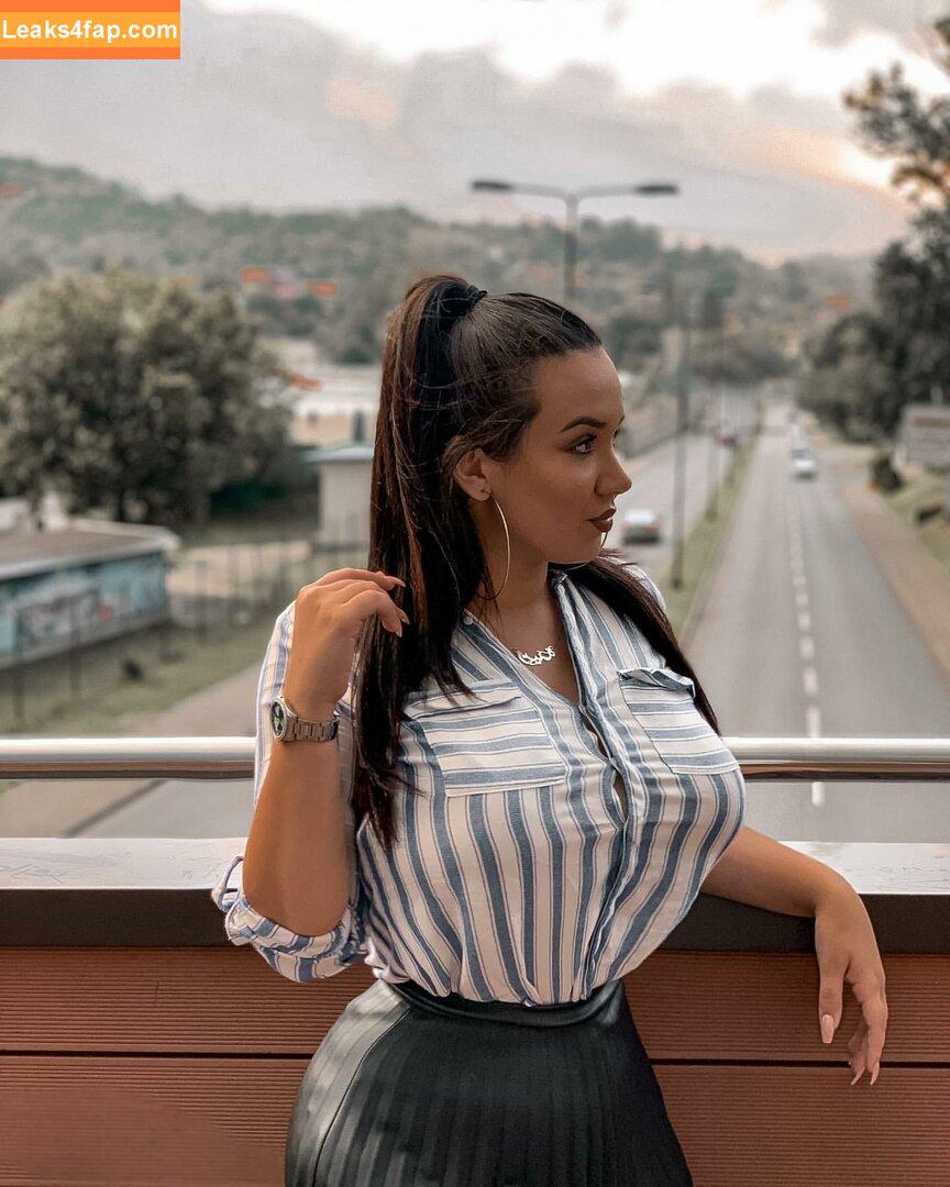 Emina Jahi / emiinajahic leaked photo photo #0137