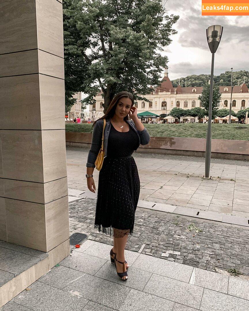 Emina Jahi / emiinajahic leaked photo photo #0149