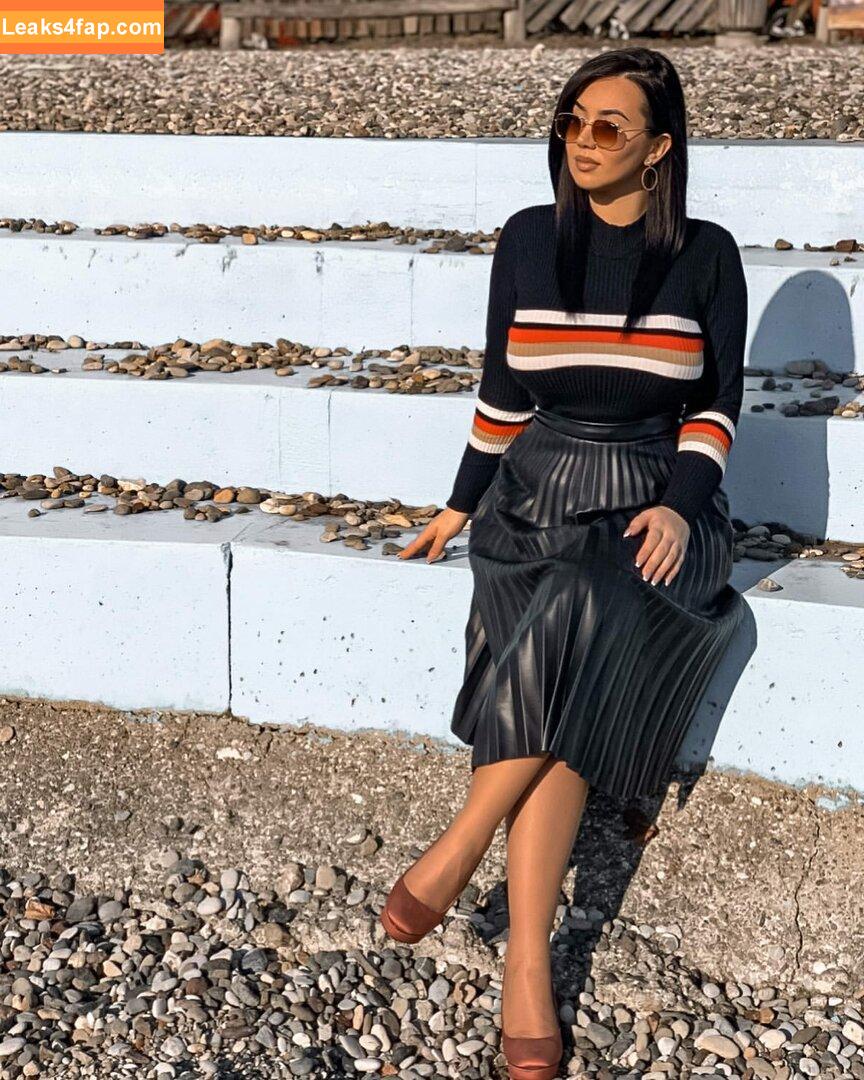 Emina Jahi / emiinajahic leaked photo photo #0152