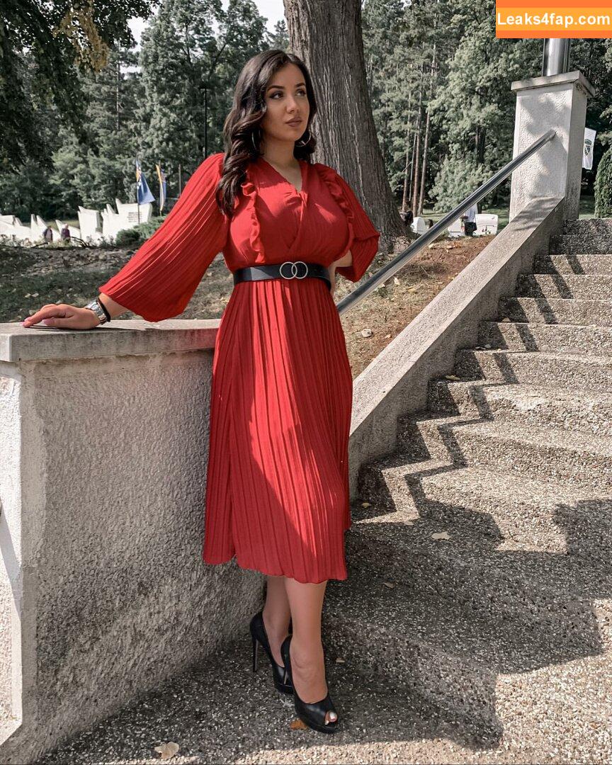 Emina Jahi / emiinajahic leaked photo photo #0153