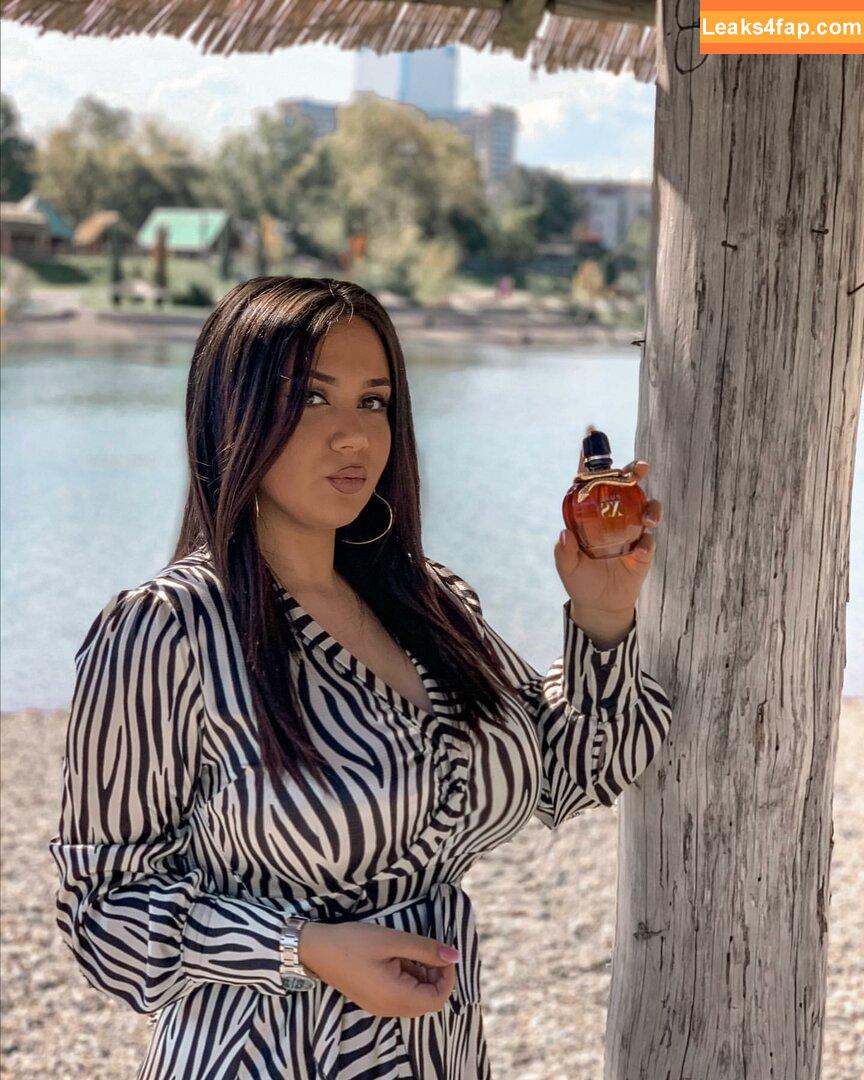 Emina Jahi / emiinajahic leaked photo photo #0155