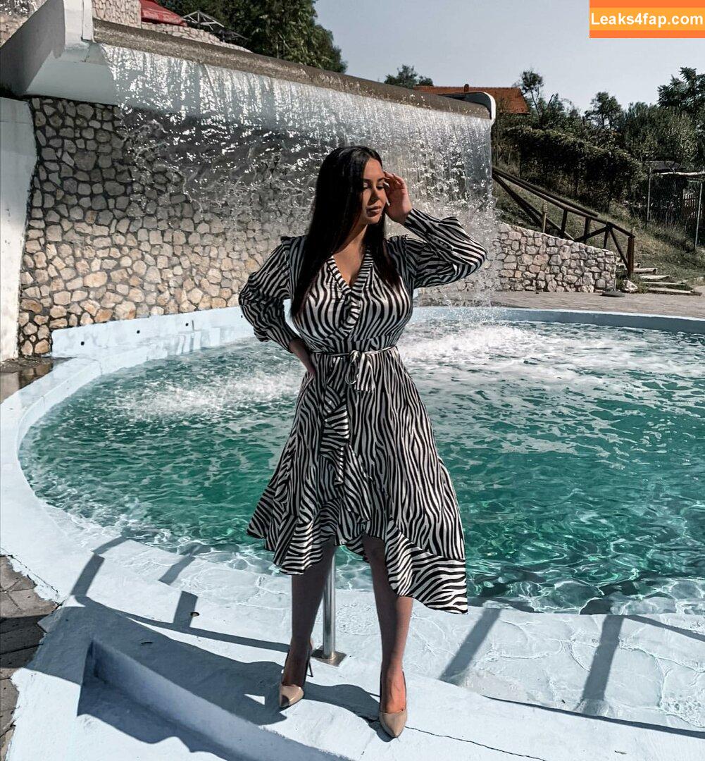 Emina Jahi / emiinajahic leaked photo photo #0156