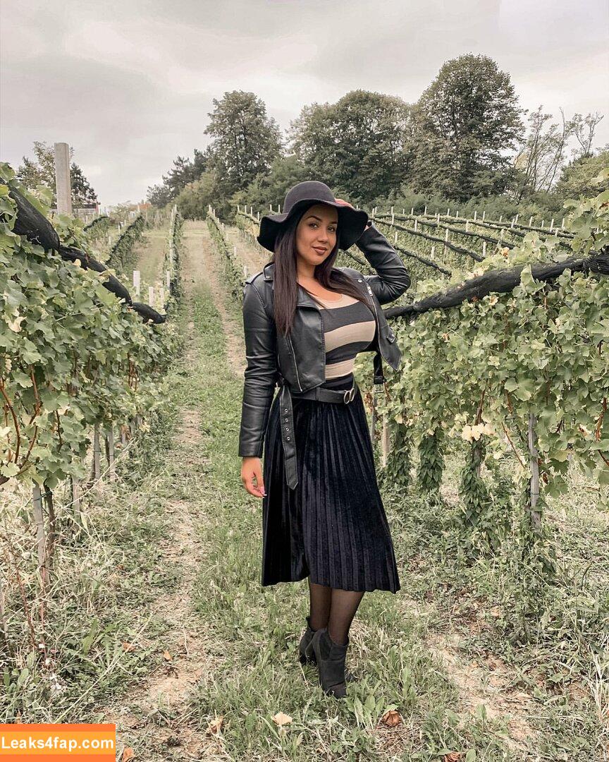 Emina Jahi / emiinajahic leaked photo photo #0158