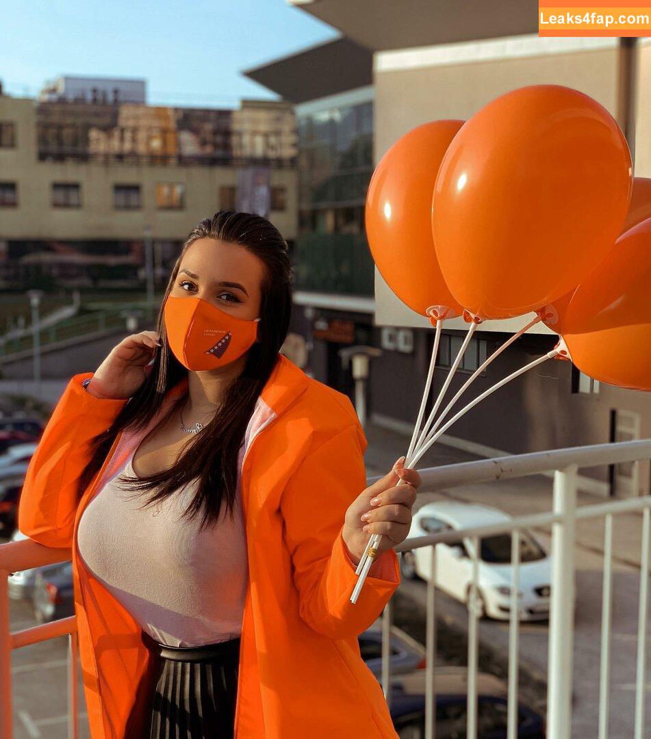 Emina Jahi / emiinajahic leaked photo photo #0165