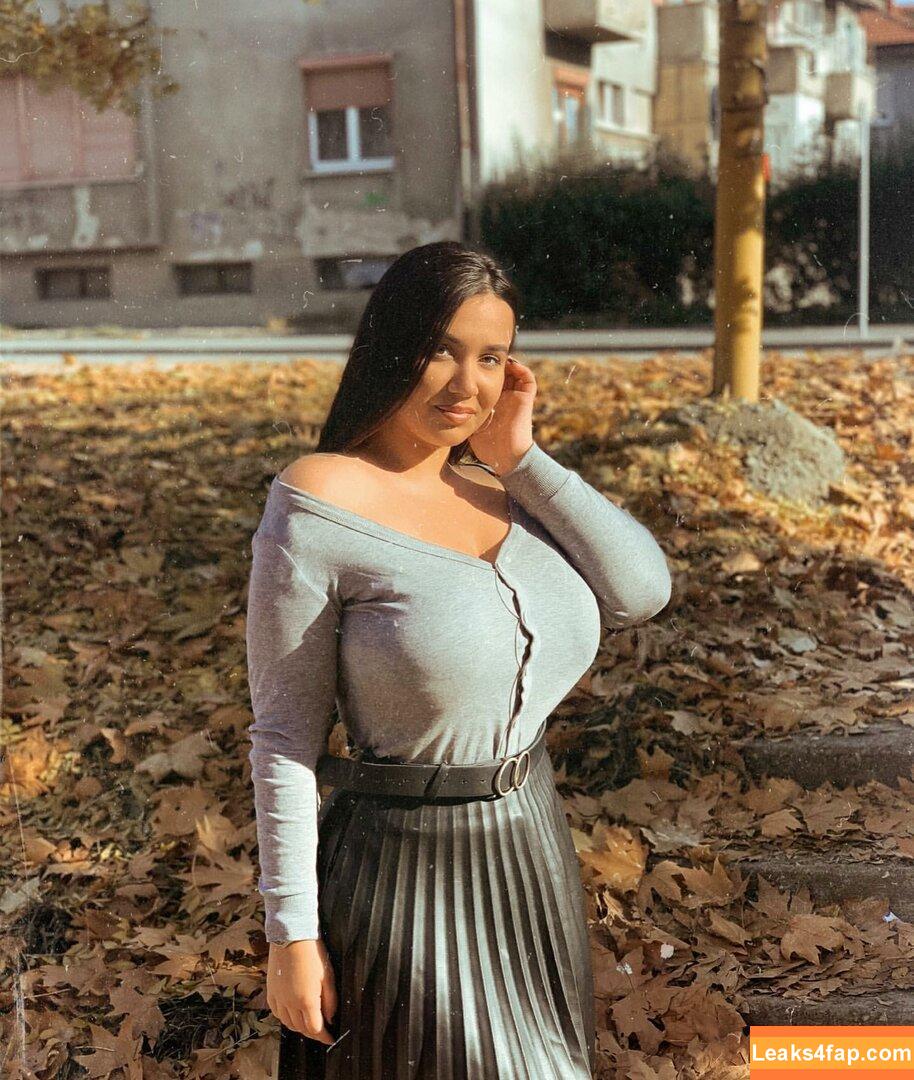 Emina Jahi / emiinajahic leaked photo photo #0169