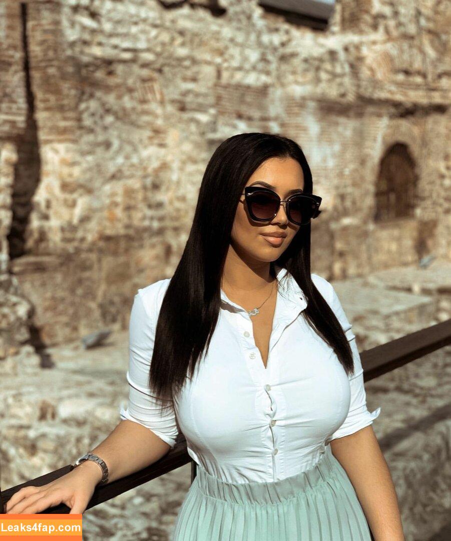 Emina Jahi / emiinajahic leaked photo photo #0180