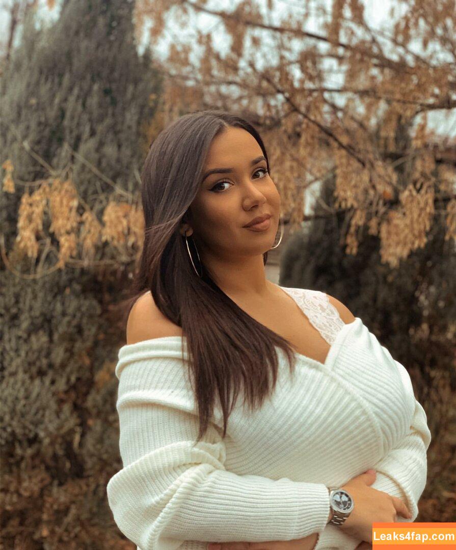 Emina Jahi / emiinajahic leaked photo photo #0184