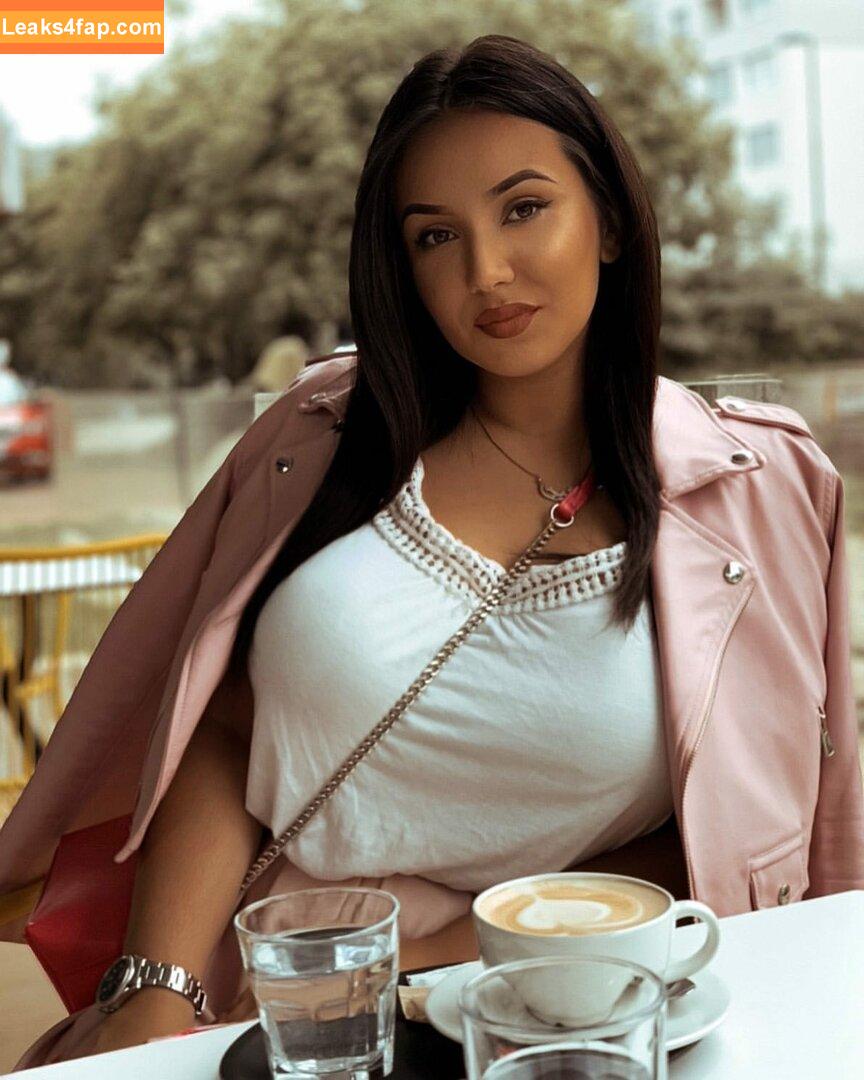 Emina Jahi / emiinajahic leaked photo photo #0191