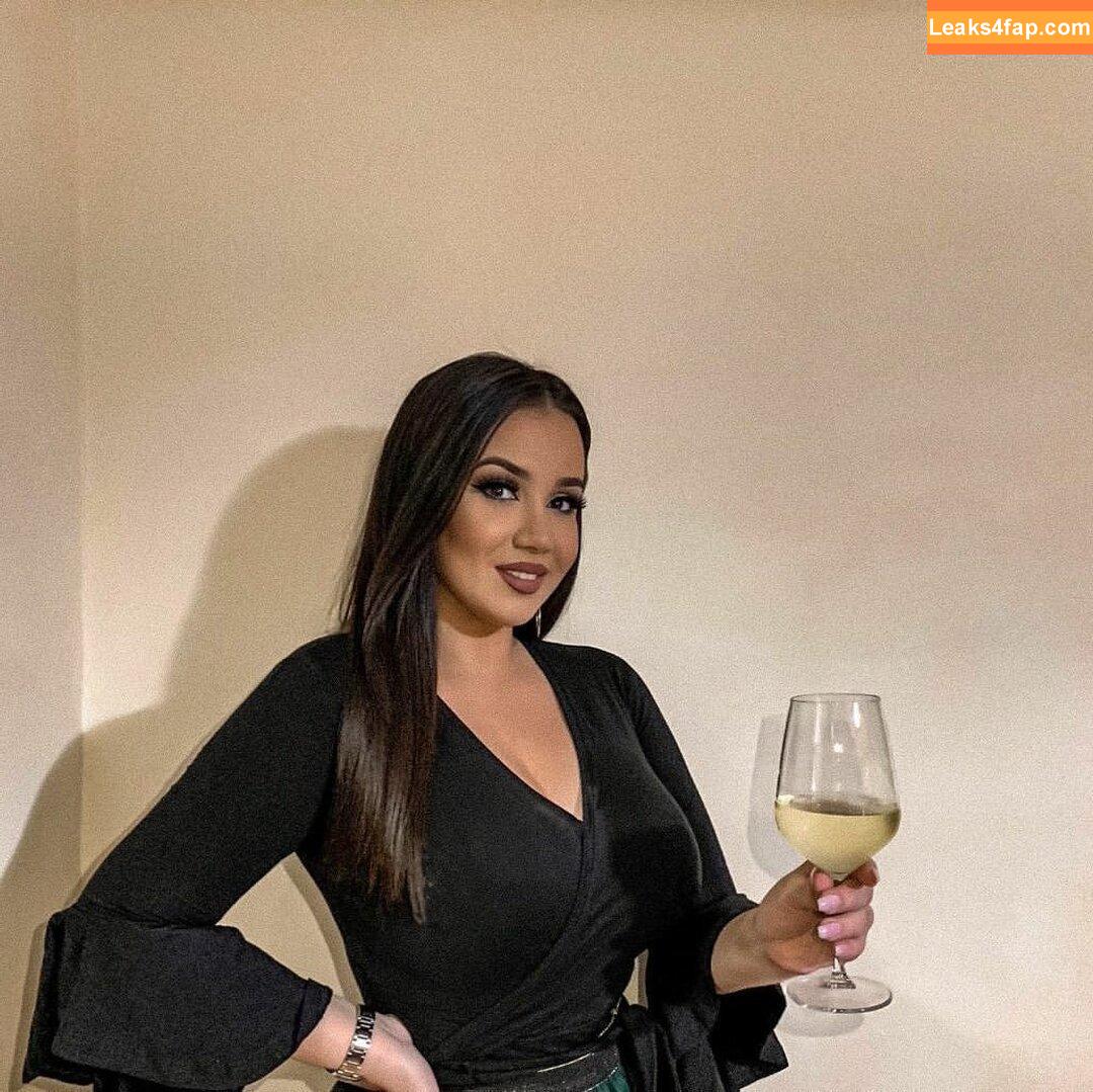 Emina Jahi / emiinajahic leaked photo photo #0194