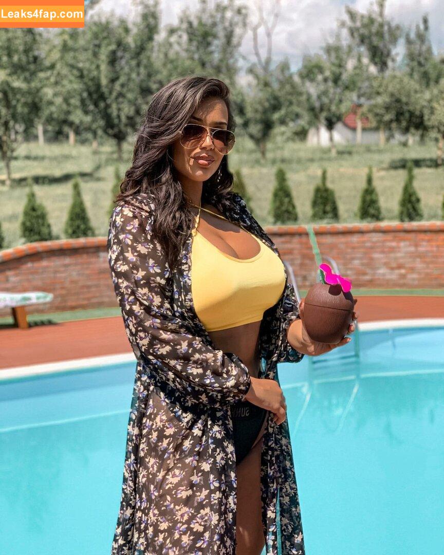 Emina Jahi / emiinajahic leaked photo photo #0261