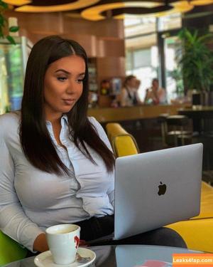 Emina Jahi photo #0009