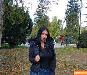 Emina Jahi photo #0025